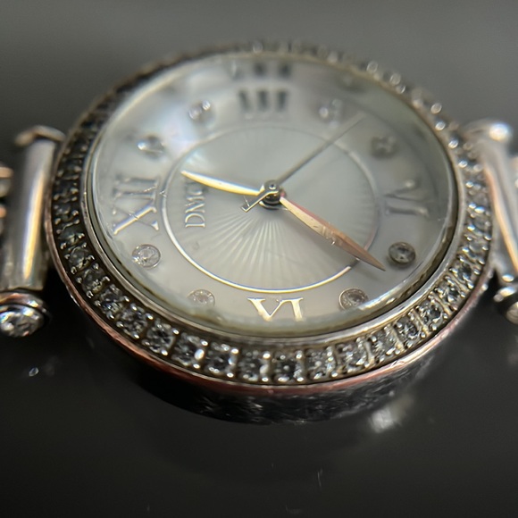 DMQ SilverTone Pave Bezel Round Dial Bling Ladies Watch - Picture 4 of 16